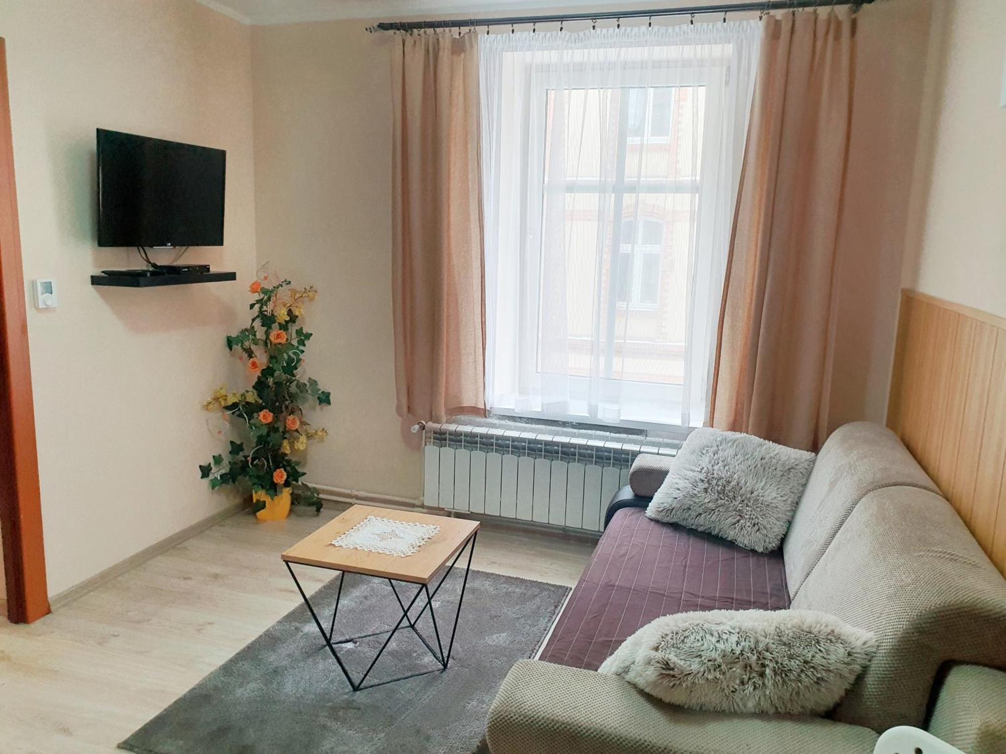 Aparthouse Apartamenty Centrum - In The City Center Near The Train Station Katowice Room photo