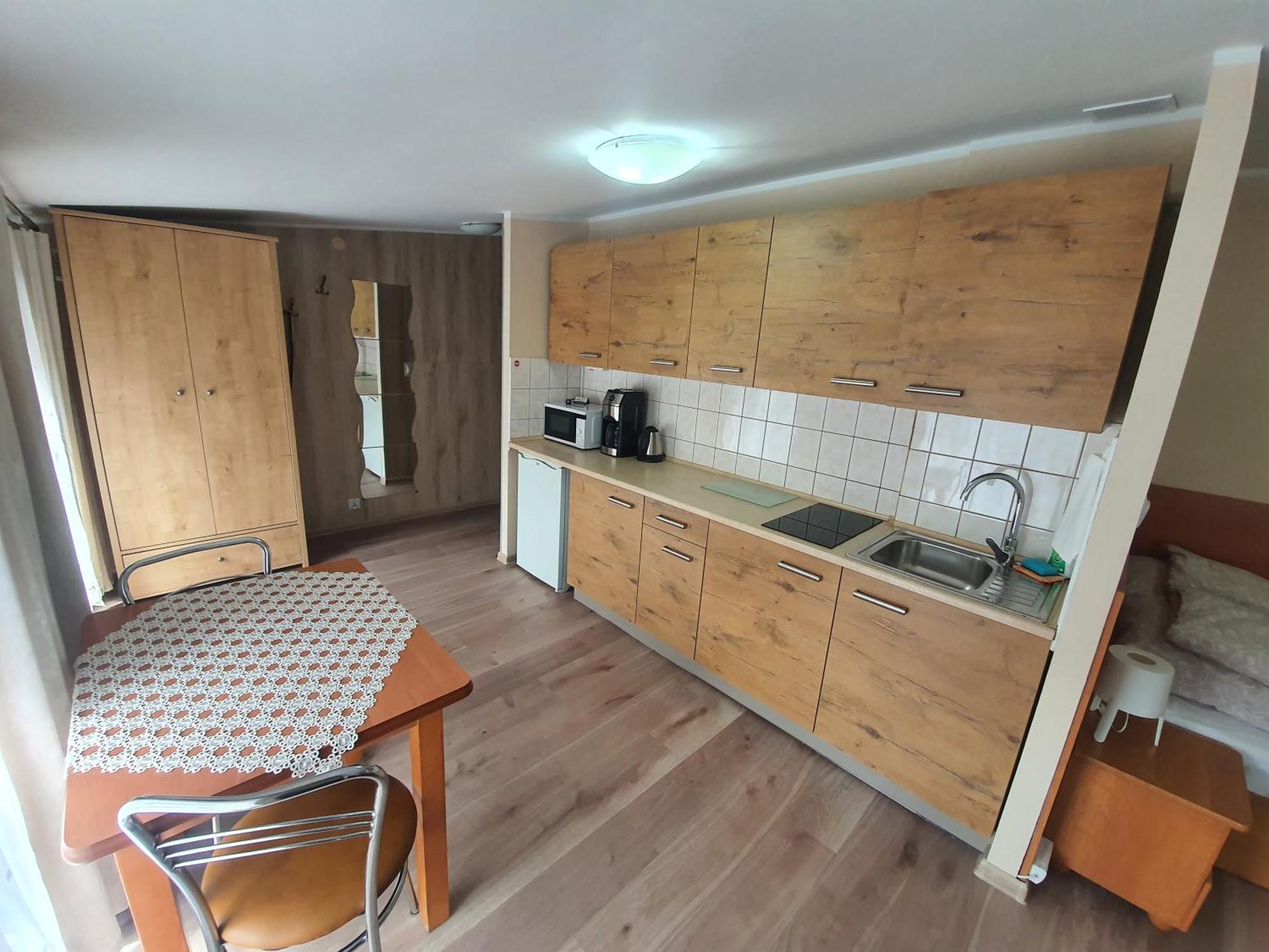 Aparthouse Apartamenty Centrum - In The City Center Near The Train Station Katowice Room photo