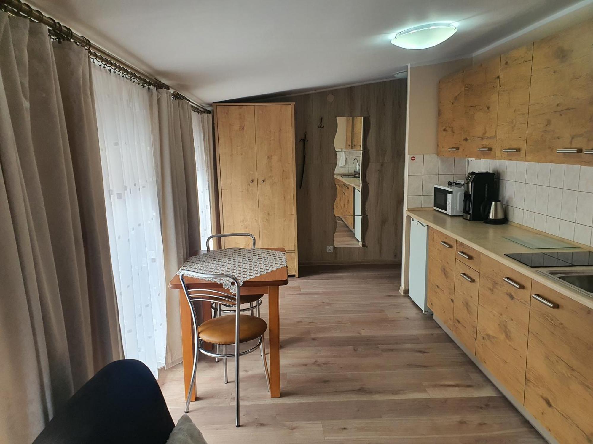 Aparthouse Apartamenty Centrum - In The City Center Near The Train Station Katowice Room photo