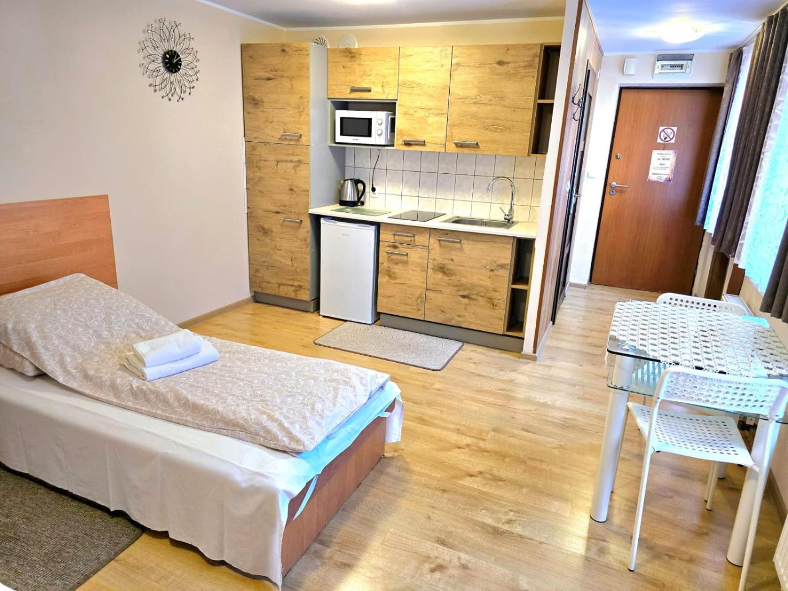 Aparthouse Apartamenty Centrum - In The City Center Near The Train Station Katowice Exterior photo