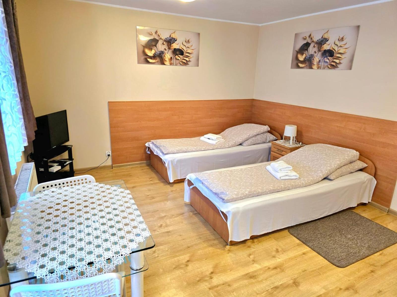 Aparthouse Apartamenty Centrum - In The City Center Near The Train Station Katowice Exterior photo