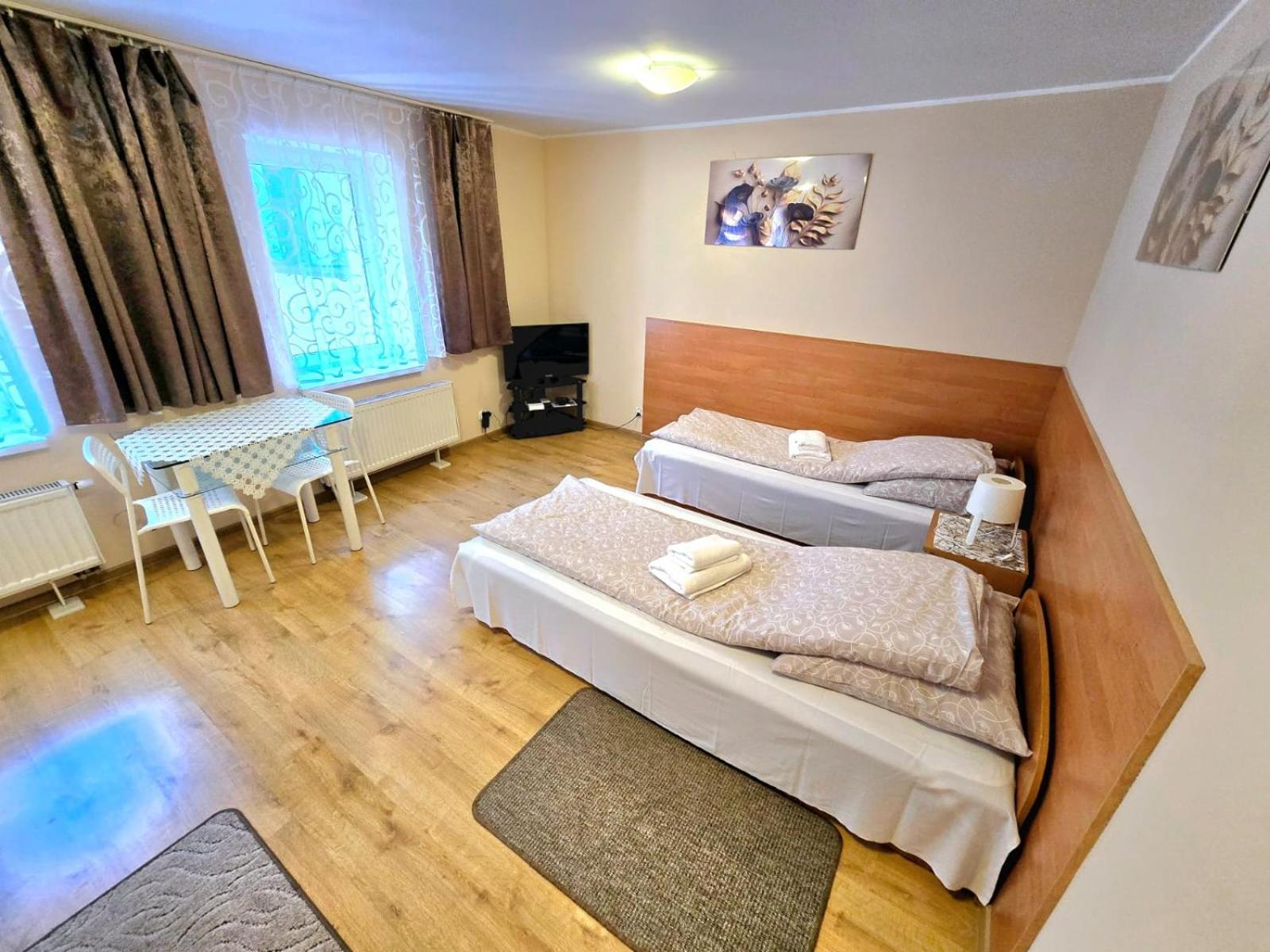 Aparthouse Apartamenty Centrum - In The City Center Near The Train Station Katowice Exterior photo