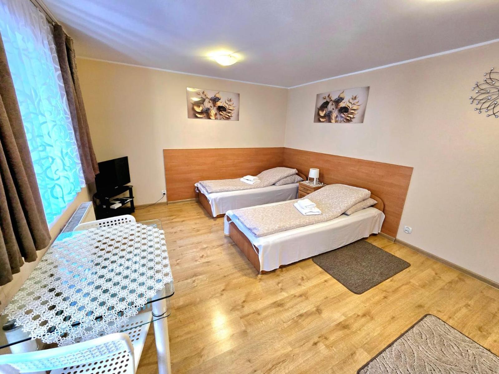 Aparthouse Apartamenty Centrum - In The City Center Near The Train Station Katowice Exterior photo