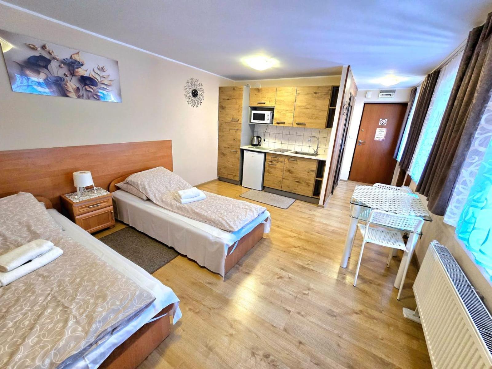 Aparthouse Apartamenty Centrum - In The City Center Near The Train Station Katowice Exterior photo