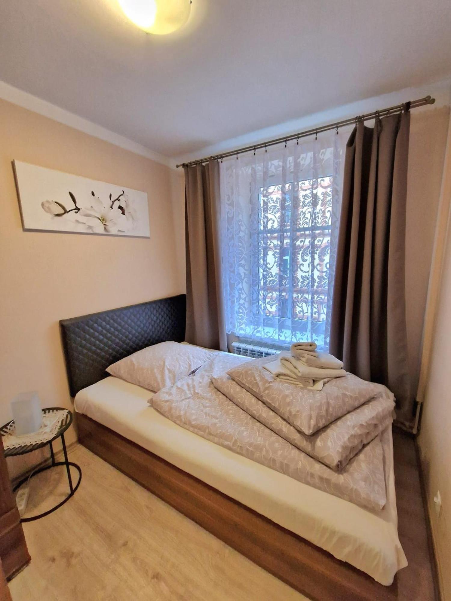 Aparthouse Apartamenty Centrum - In The City Center Near The Train Station Katowice Exterior photo