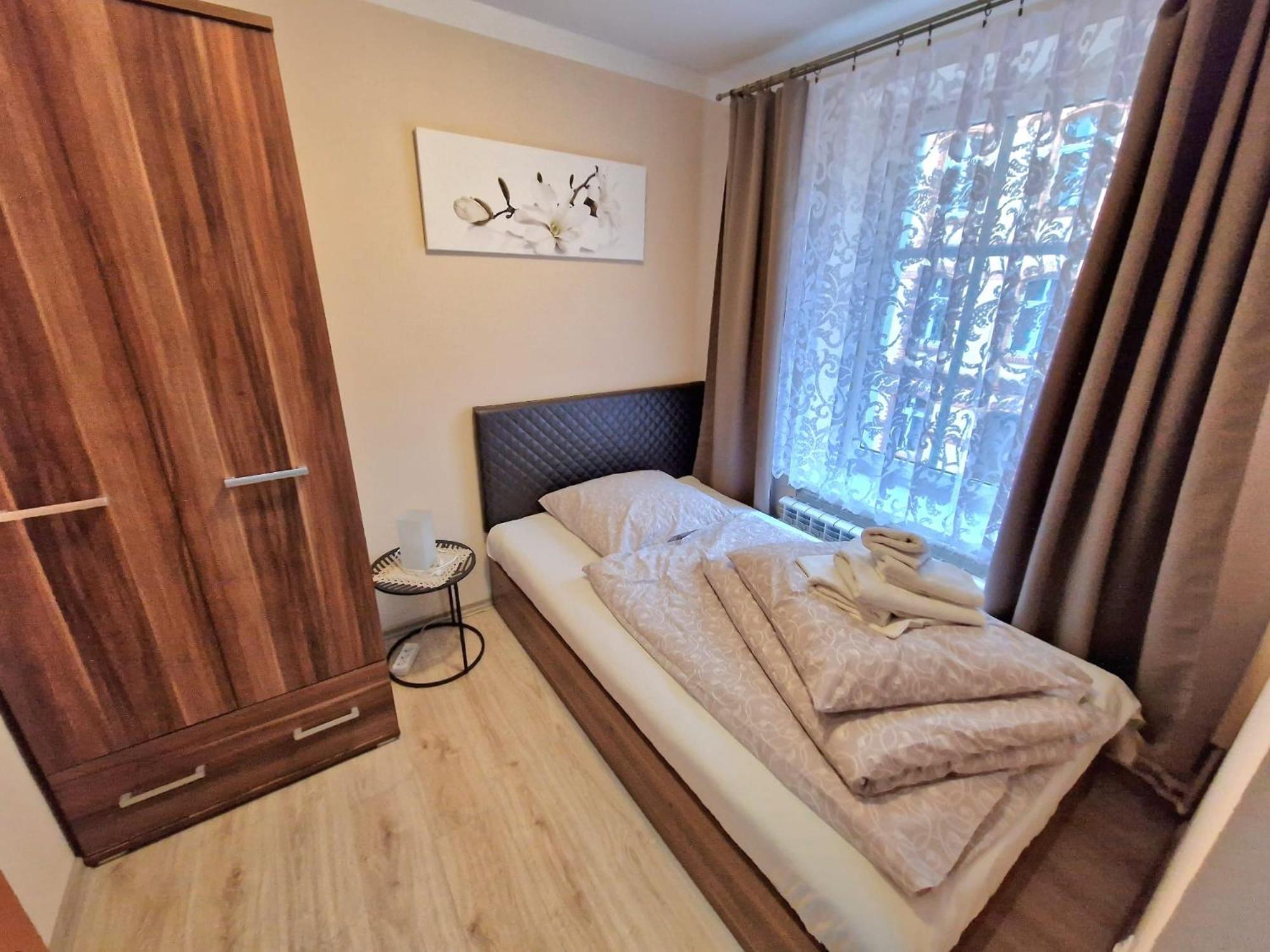 Aparthouse Apartamenty Centrum - In The City Center Near The Train Station Katowice Exterior photo
