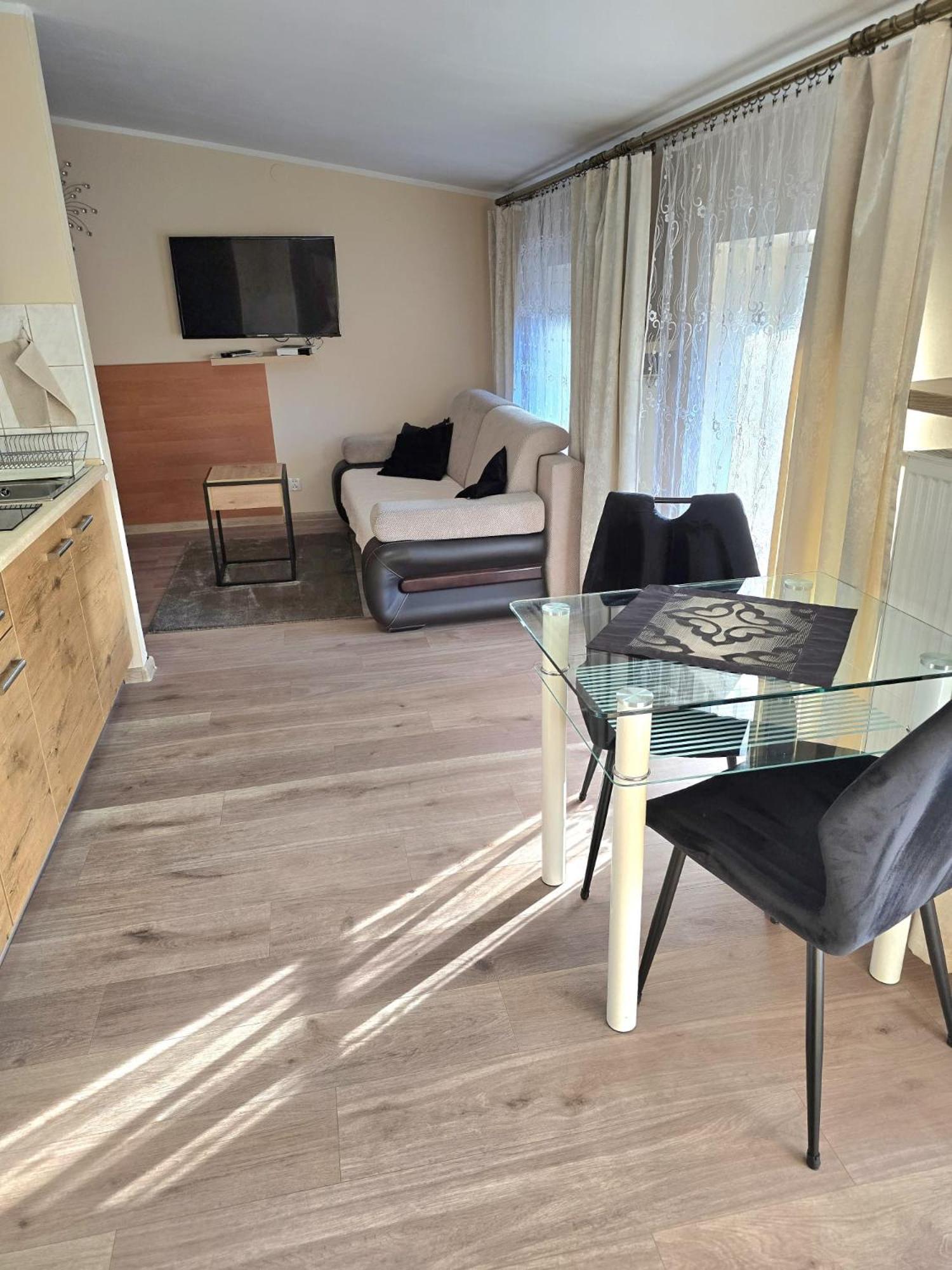 Aparthouse Apartamenty Centrum - In The City Center Near The Train Station Katowice Exterior photo