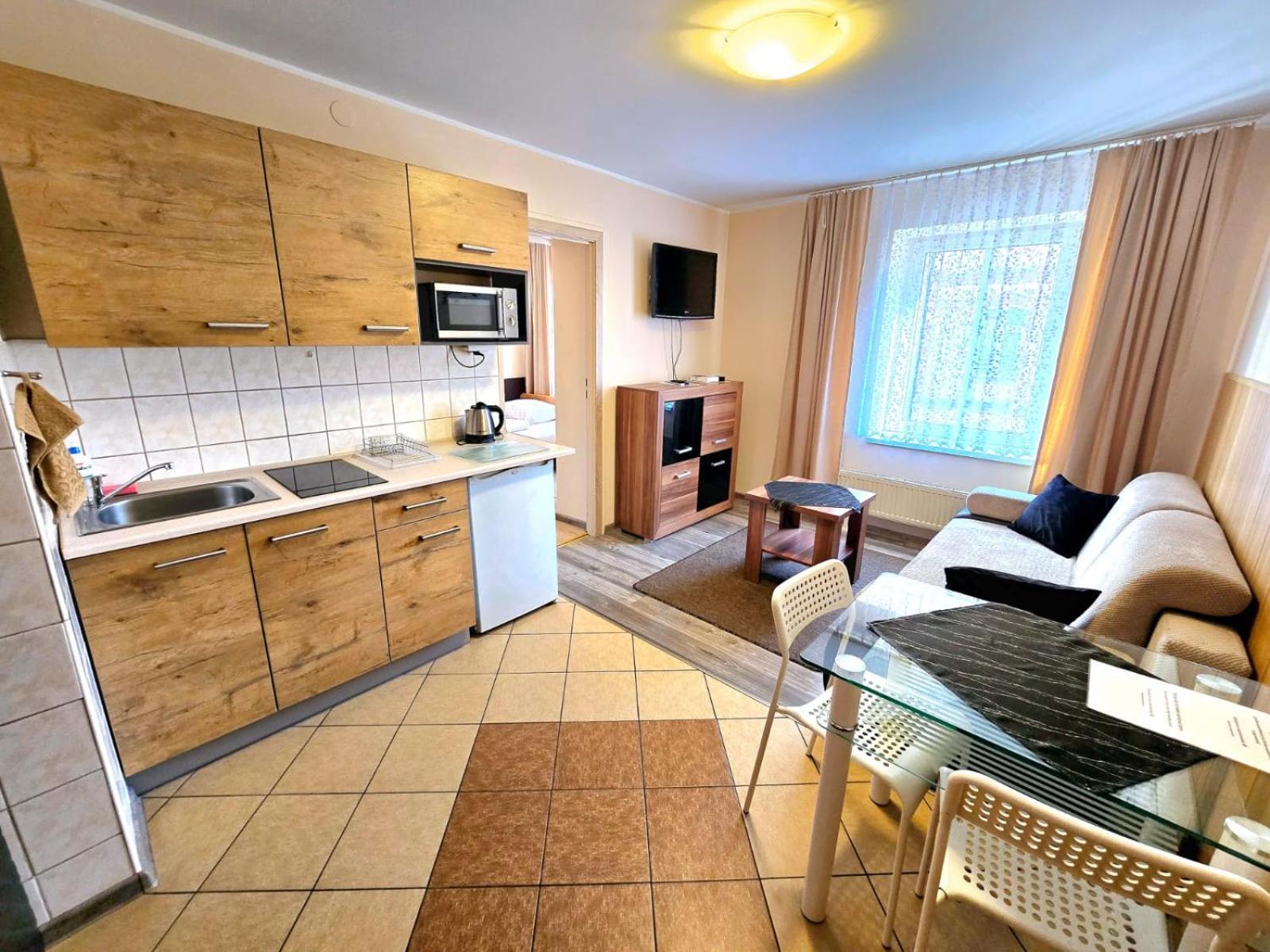 Aparthouse Apartamenty Centrum - In The City Center Near The Train Station Katowice Room photo